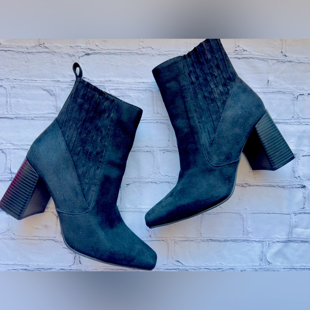 Kelly & Katie Fawne Black Boots